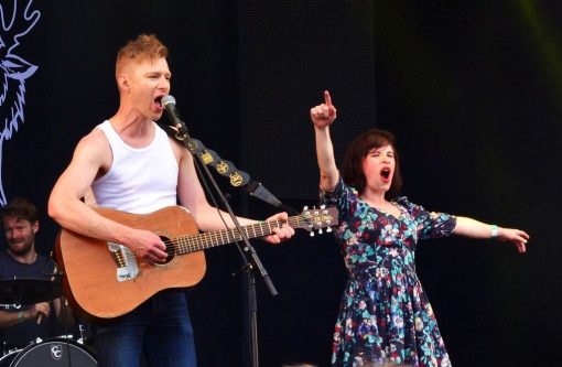 Bråvalla: Gig och träff med Skinny Lister (recension + intervju)