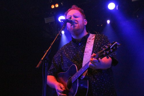 Bråvalla: Gavin James i vemodets dunkel (recension)